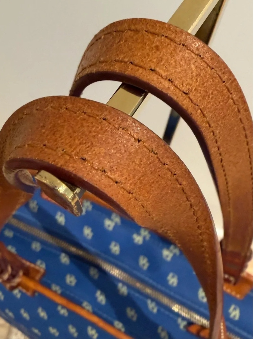 Dooney & Bourke Gretta Small Leisure Shopper Tote EUC - Picture 7 of 15